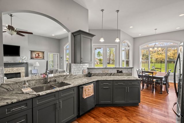 1027 Founders Ln, Portland, TN 37148