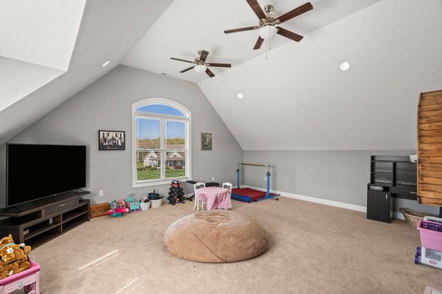 1027 Founders Ln, Portland, TN 37148