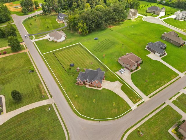 1027 Founders Ln, Portland, TN 37148