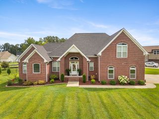 1027 Founders Ln, Portland, TN 37148