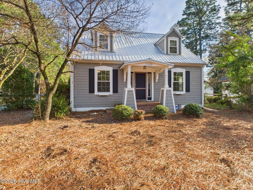1195 N May Street, Southern Pines, NC 28387