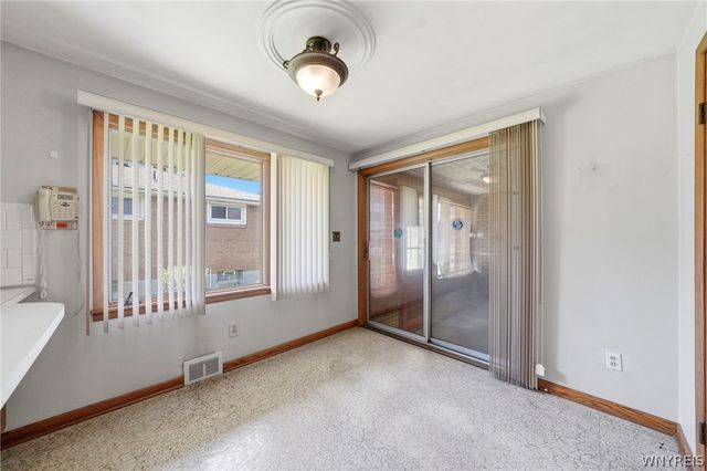 26 Brian Lane, West Seneca, NY 14224