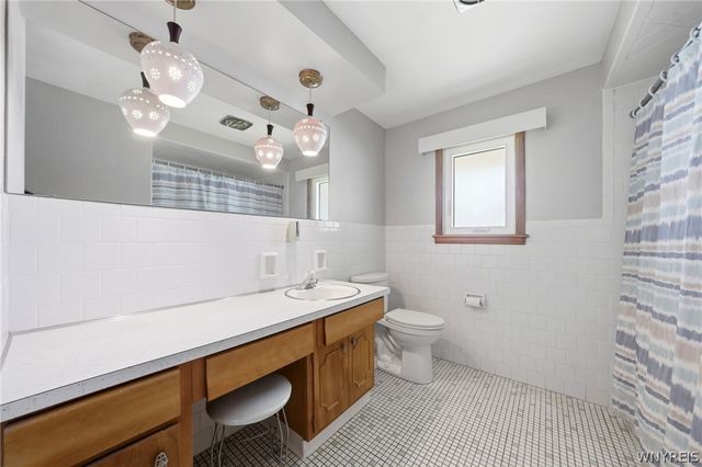 26 Brian Lane, West Seneca, NY 14224