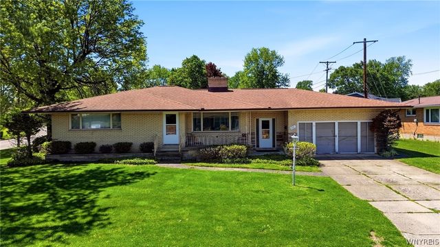 26 Brian Lane, West Seneca, NY 14224