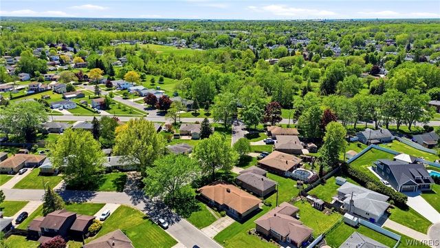 26 Brian Lane, West Seneca, NY 14224