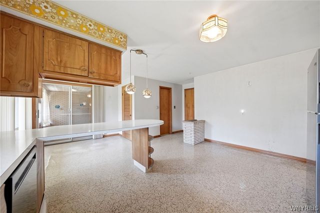 26 Brian Lane, West Seneca, NY 14224