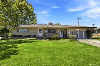 26 Brian Lane, West Seneca, NY 14224