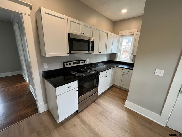 3219 Charles Street, Omaha, NE 68131