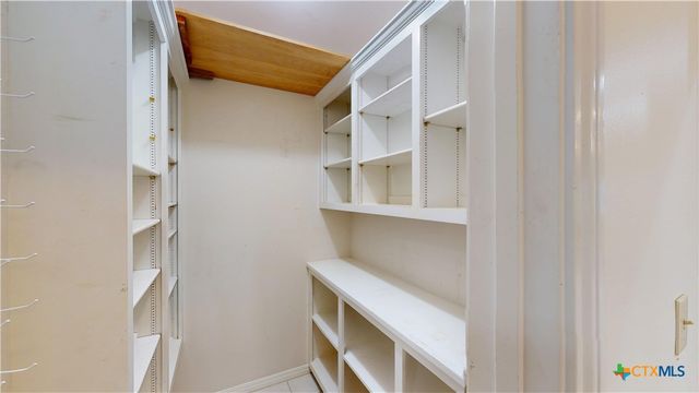 234 Lakeview Drive, Victoria, TX 77905