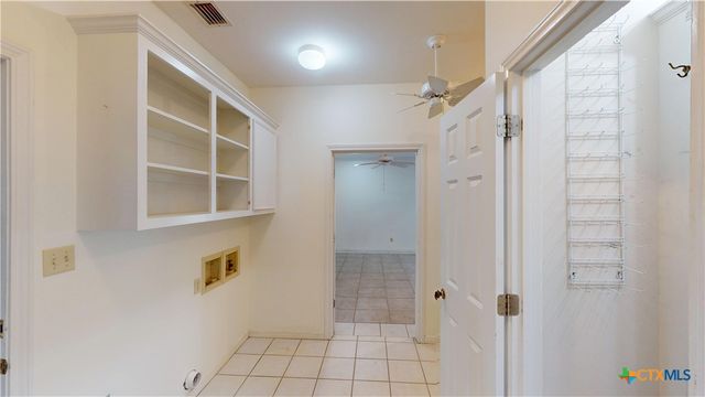 234 Lakeview Drive, Victoria, TX 77905