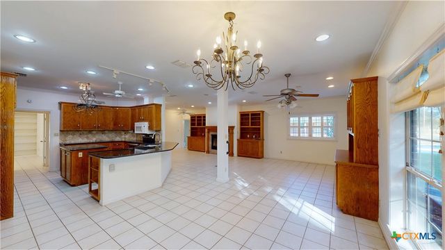 234 Lakeview Drive, Victoria, TX 77905