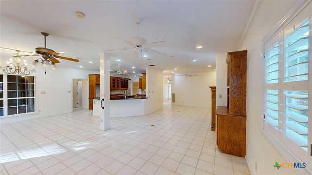 234 Lakeview Drive, Victoria, TX 77905