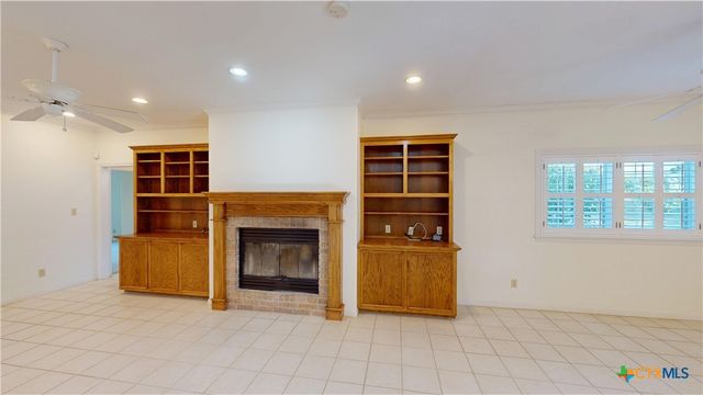 234 Lakeview Drive, Victoria, TX 77905