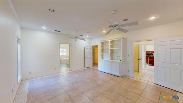 234 Lakeview Drive, Victoria, TX 77905