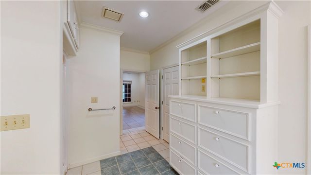 234 Lakeview Drive, Victoria, TX 77905