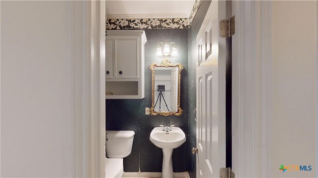 234 Lakeview Drive, Victoria, TX 77905