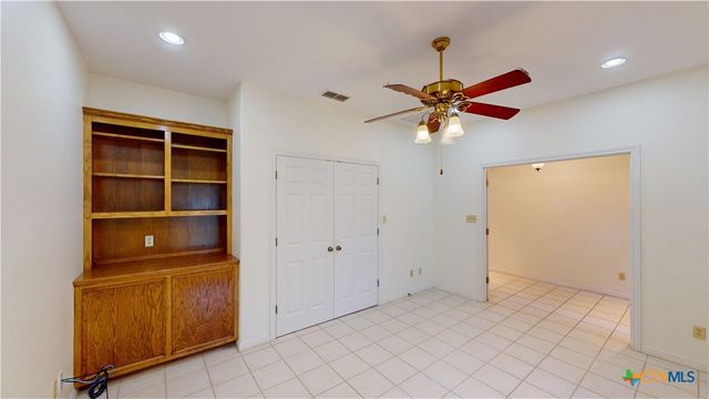 234 Lakeview Drive, Victoria, TX 77905