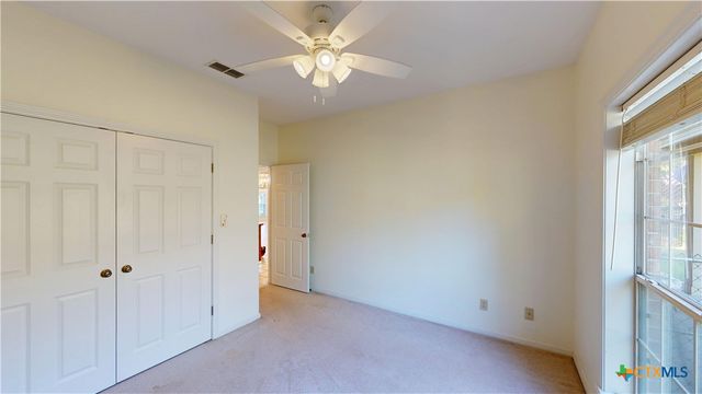 234 Lakeview Drive, Victoria, TX 77905