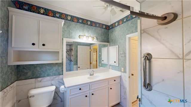 234 Lakeview Drive, Victoria, TX 77905