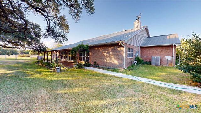 234 Lakeview Drive, Victoria, TX 77905