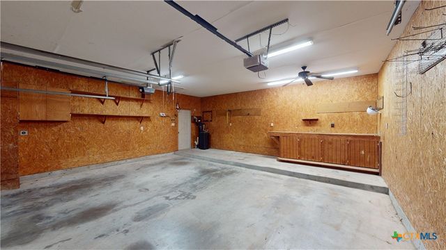 234 Lakeview Drive, Victoria, TX 77905