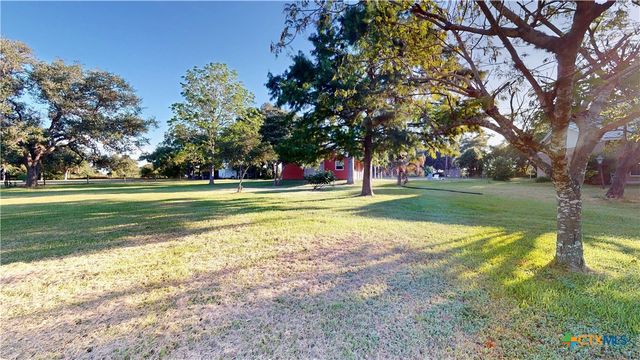 234 Lakeview Drive, Victoria, TX 77905