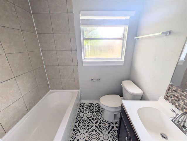 2819 Dragonwick Drive, Houston, TX 77045