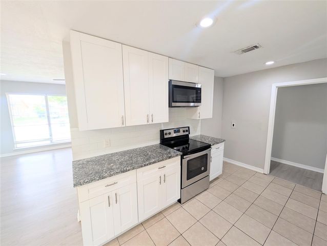 2819 Dragonwick Drive, Houston, TX 77045