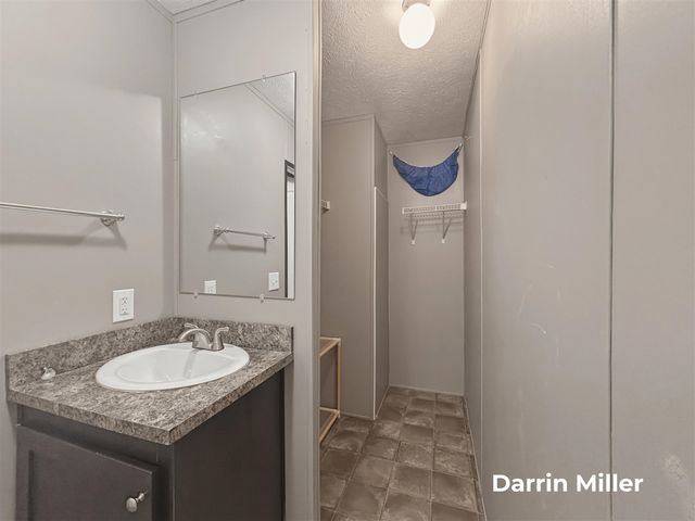 1436 Sarnia Street, Norton Shores, MI 49444