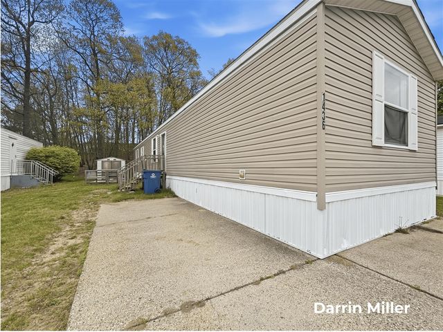 1436 Sarnia Street, Norton Shores, MI 49444