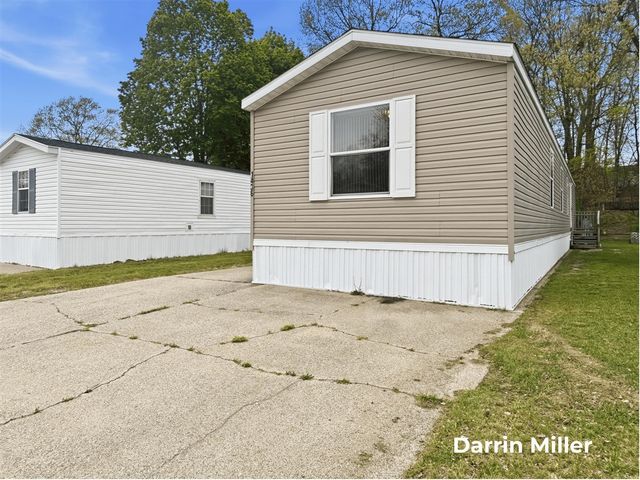 1436 Sarnia Street, Norton Shores, MI 49444