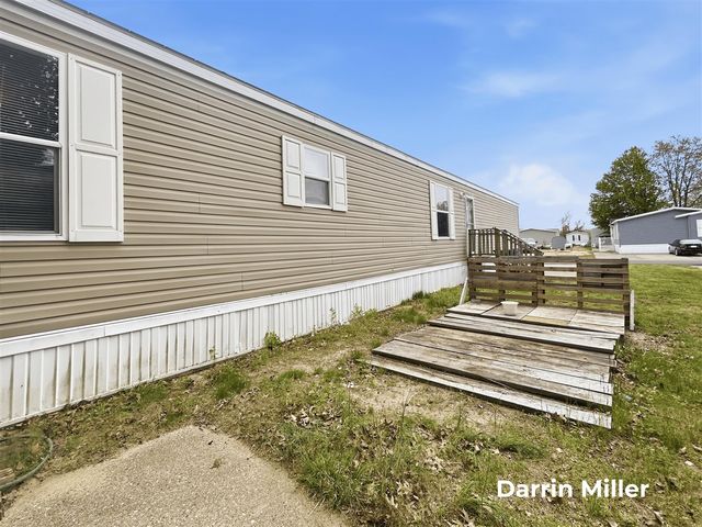 1436 Sarnia Street, Norton Shores, MI 49444