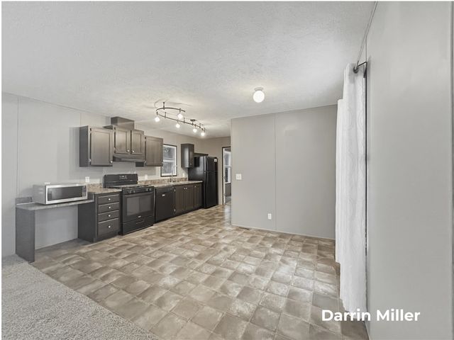 1436 Sarnia Street, Norton Shores, MI 49444