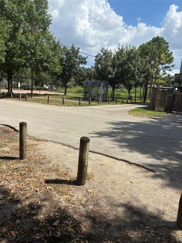 1143 Yale Street, Hockley, TX 77008