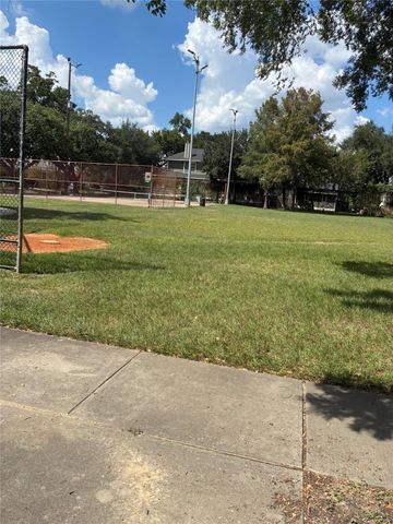 1143 Yale Street, Hockley, TX 77008
