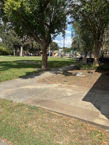 1143 Yale Street, Hockley, TX 77008