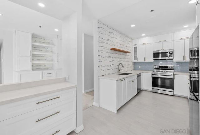 5845 Friars 1201, San Diego, CA 92110