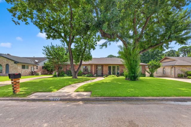 2927 Cypress Point Drive, Missouri City, TX 77459