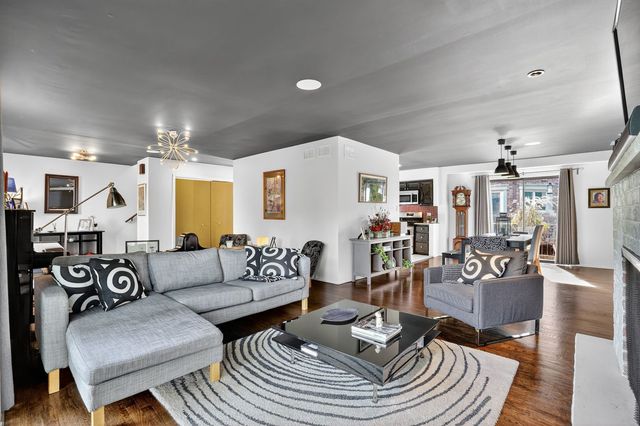 1403 SHERIDAN Road, Wilmette, IL 60091