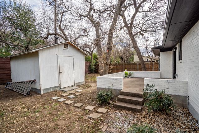 420 Huntingdon Drive, Irving, TX 75061