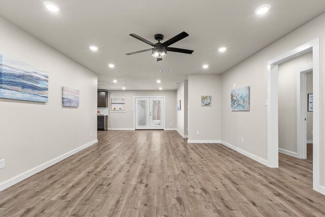 420 Huntingdon Drive, Irving, TX 75061