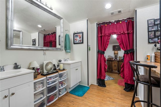 208 W Sycamore Street, Fayetteville, AR 72703