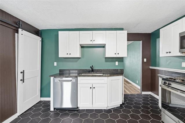 236 E 18th Ave, Homestead, PA 15120