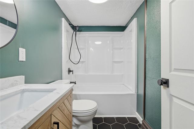 236 E 18th Ave, Homestead, PA 15120