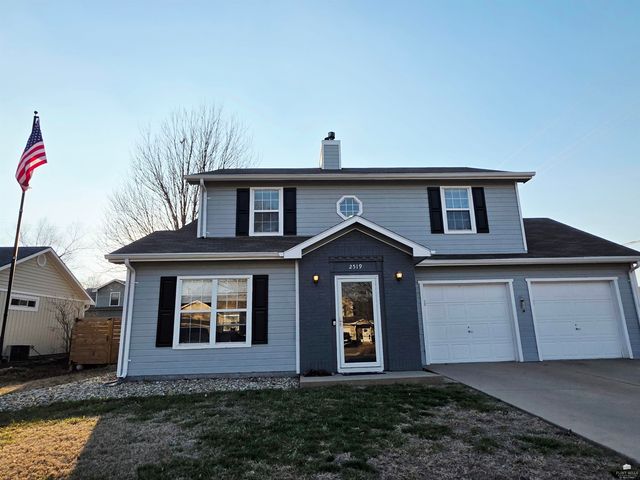 2519 Nutmeg, Manhattan, KS 66502