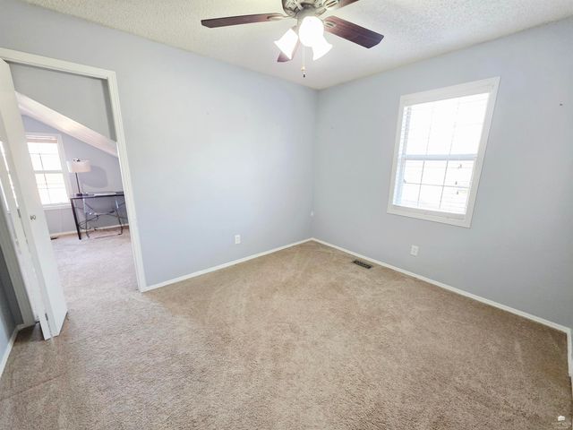 2519 Nutmeg, Manhattan, KS 66502