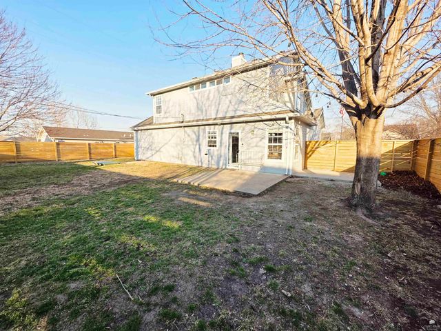 2519 Nutmeg, Manhattan, KS 66502