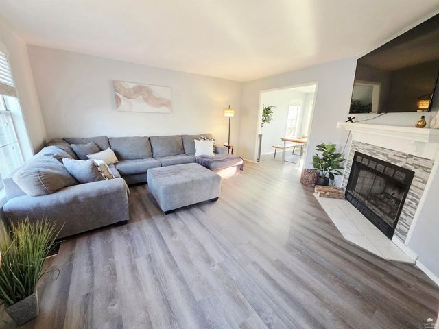 2519 Nutmeg, Manhattan, KS 66502