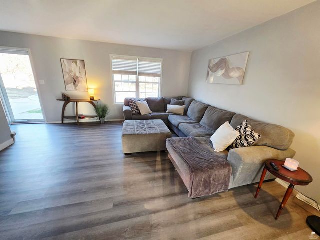 2519 Nutmeg, Manhattan, KS 66502