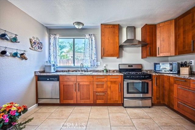 6789 Green Avenue, Riverside, CA 92503